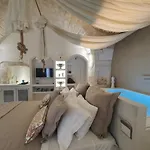 Eurydice With Infinity Jacuzzi * אוסטוני