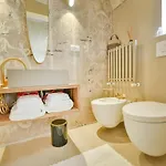 דירה Eurydice With Infinity Jacuzzi