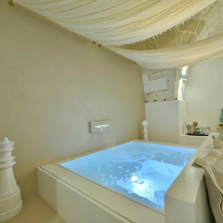 Eurydice With Infinity Jacuzzi *