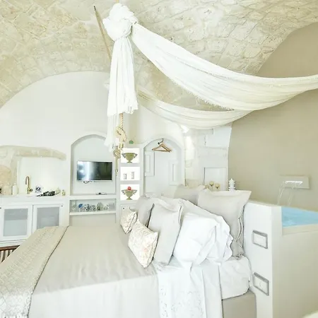 דירה Eurydice With Infinity Jacuzzi אוסטוני