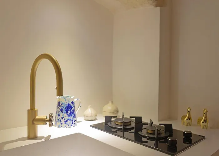 דירה Eurydice With Infinity Jacuzzi אוסטוני